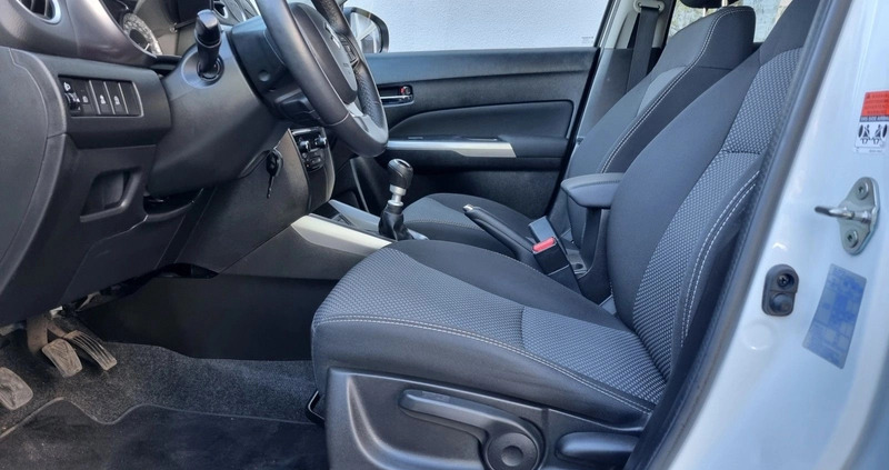 Suzuki Vitara cena 68900 przebieg: 116296, rok produkcji 2018 z Gdynia małe 596